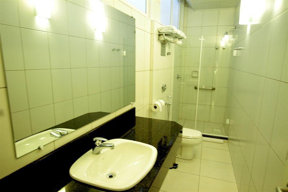 Hotel Confiance Soho Batel Curitiba Luaran gambar
